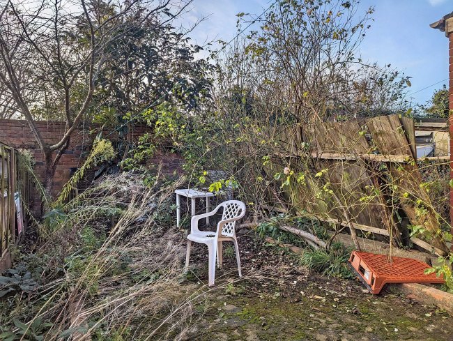 111 Maple Road West, Luton, Bedfordshire, LU4 8BQ 8