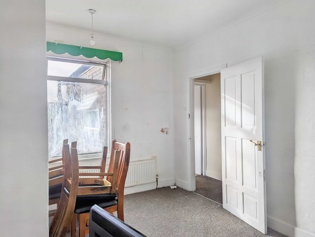 111 Maple Road West, Luton, Bedfordshire, LU4 8BQ 8