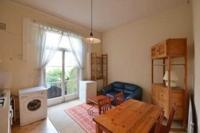 Flat B, 102 Breakspears Road, London SE4 1UD 2