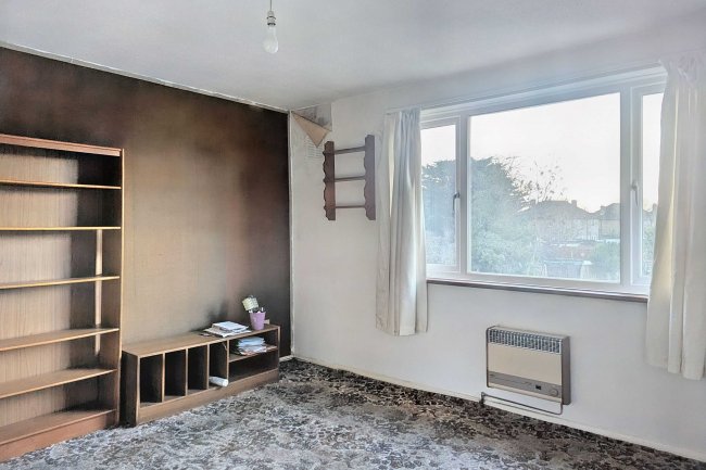 24 Yeading Court, Masefield Lane, Hayes, UB4 9AJ 9