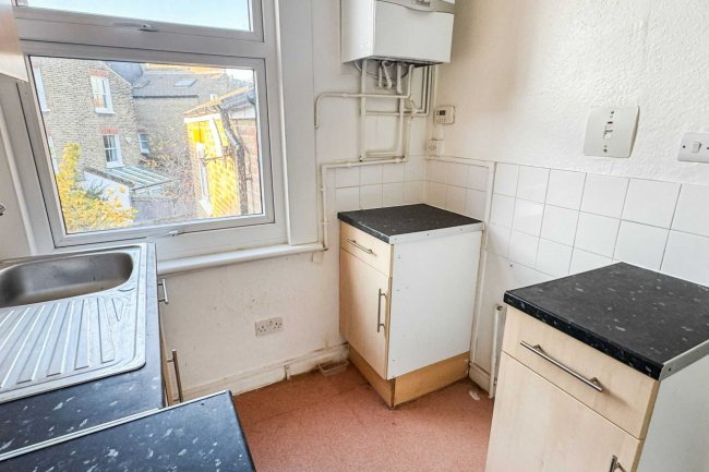 67B Sarsfeld Road, London, SW12 8HS 3