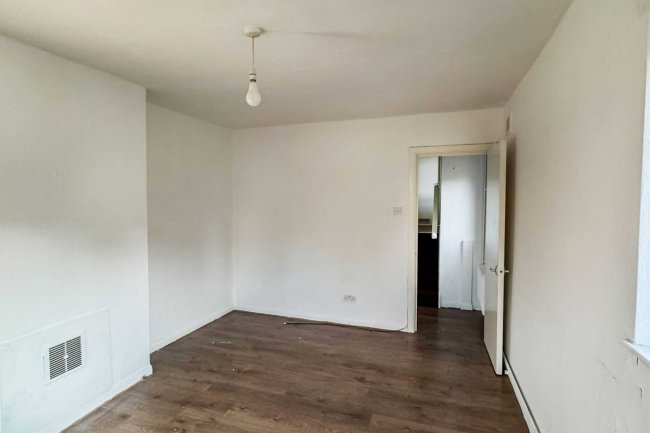 67B Sarsfeld Road, London, SW12 8HS 3