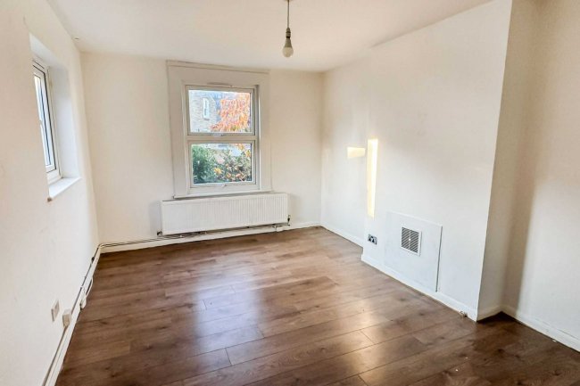 67B Sarsfeld Road, London, SW12 8HS 3