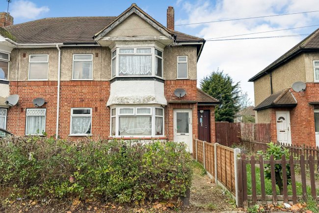 243 Shakespeare Avenue, North Hayes, Middlesex, UB4 9AQ 2