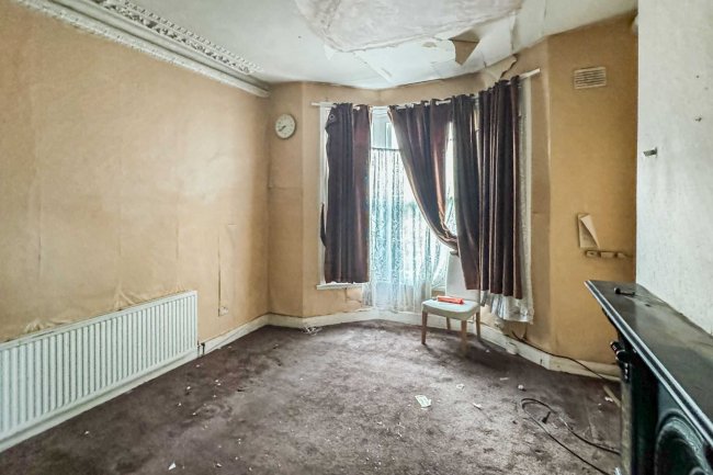 101a Endlesham Road, Balham, London SW12 8JP 4