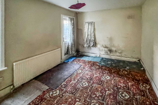 101a Endlesham Road, Balham, London SW12 8JP 4