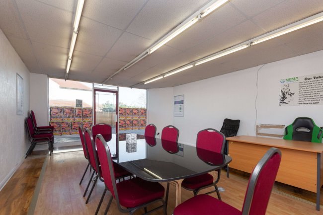 44 Station Way, Buckhurst Hill, IG9 6LN 5