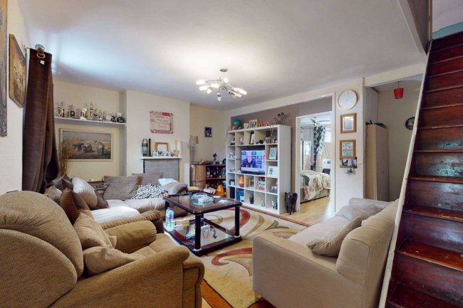 313 Ruislip Road East, Greenford UB6 9BG 1