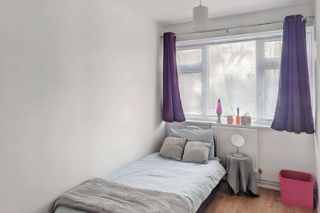 96 Wellington Road, Tilbury, Essex RM18 7PS 9