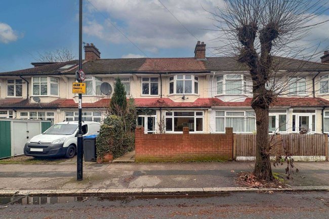 169 Birchanger Road, Croydon, SE25 5BS 6