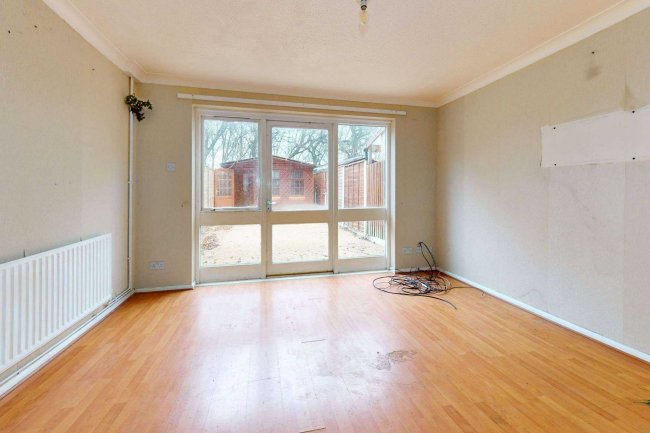 66 Omnibus Way, Walthamstow, London, E17 4QF 5