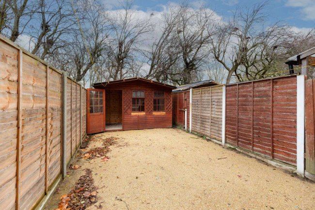 66 Omnibus Way, Walthamstow, London, E17 4QF 5