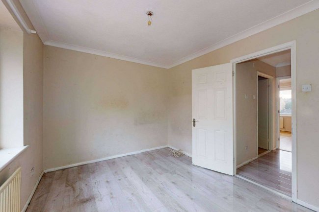 66 Omnibus Way, Walthamstow, London, E17 4QF 5