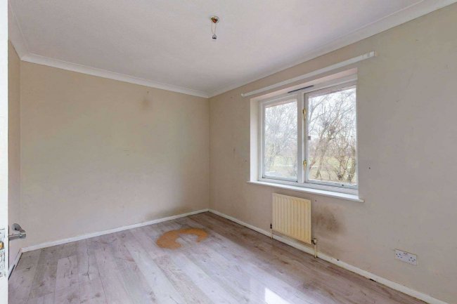 66 Omnibus Way, Walthamstow, London, E17 4QF 5