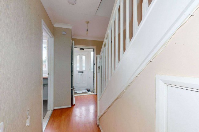 66 Omnibus Way, Walthamstow, London, E17 4QF 5