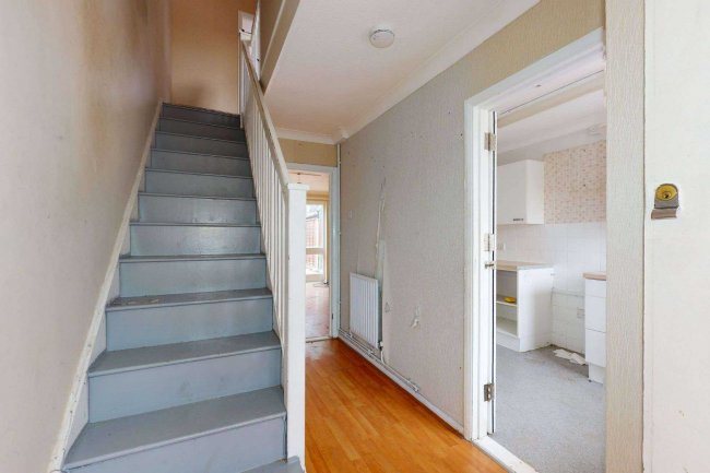 66 Omnibus Way, Walthamstow, London, E17 4QF 5