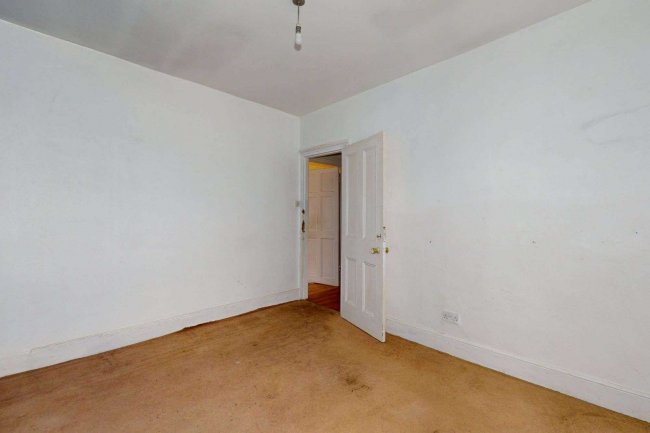 43 Britannia Road, Ilford, Essex, IG1 2EQ 6