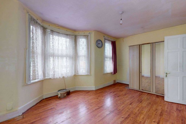 43 Britannia Road, Ilford, Essex, IG1 2EQ 6