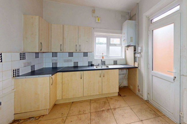 43 Britannia Road, Ilford, Essex, IG1 2EQ 6