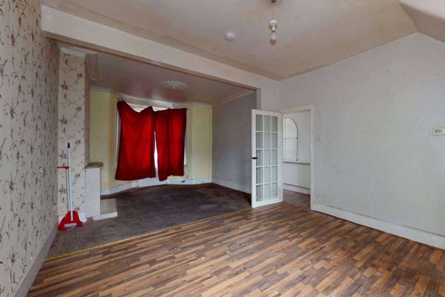 43 Britannia Road, Ilford, Essex, IG1 2EQ 6