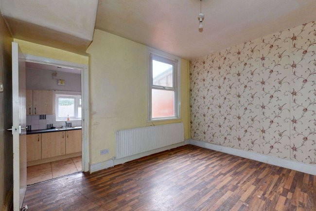 43 Britannia Road, Ilford, Essex, IG1 2EQ 6