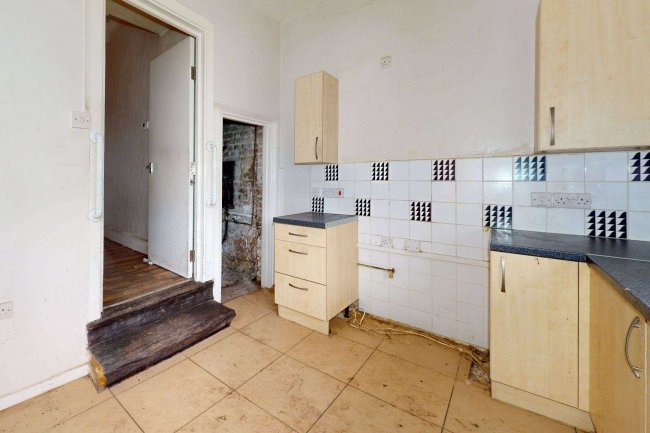 43 Britannia Road, Ilford, Essex, IG1 2EQ 6