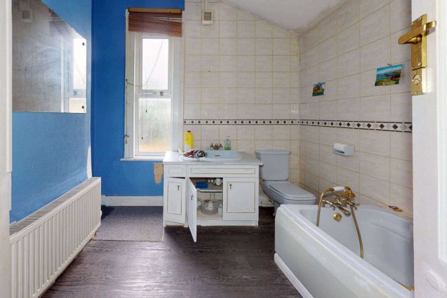 43 Britannia Road, Ilford, Essex, IG1 2EQ 6