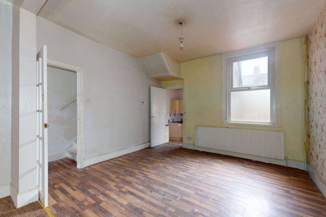 43 Britannia Road, Ilford, Essex, IG1 2EQ 6