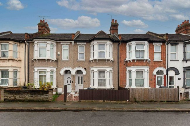 43 Britannia Road, Ilford, Essex, IG1 2EQ 6