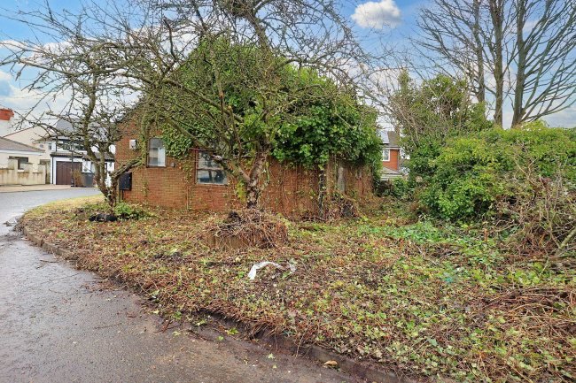 3 East Grange Court, Easington Village, Peterlee SR8 3DG 5