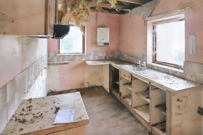 3 East Grange Court, Easington Village, Peterlee SR8 3DG 5