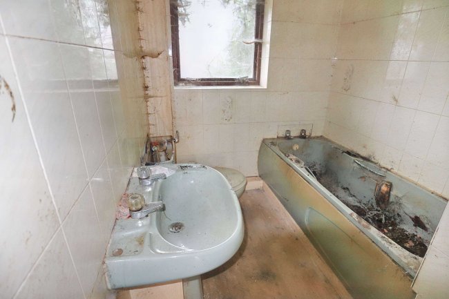 3 East Grange Court, Easington Village, Peterlee SR8 3DG 5