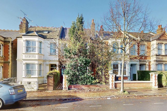 38 Thornbury Road, Isleworth TW7 4LL 5