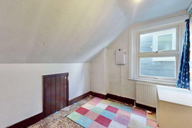 38 Thornbury Road, Isleworth TW7 4LL 5