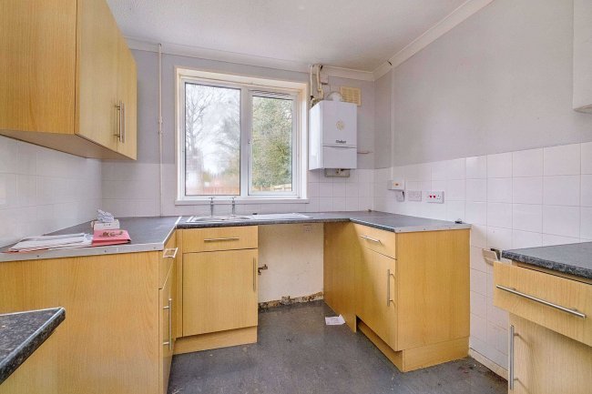 42 Whitedown Road, Tadley, Hampshire, RG26 4BY 5