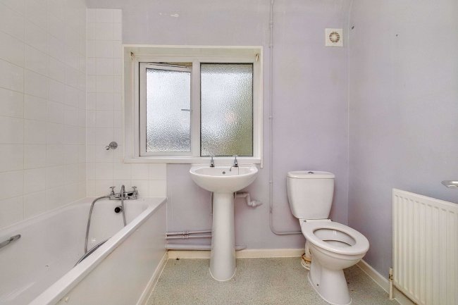 42 Whitedown Road, Tadley, Hampshire, RG26 4BY 5