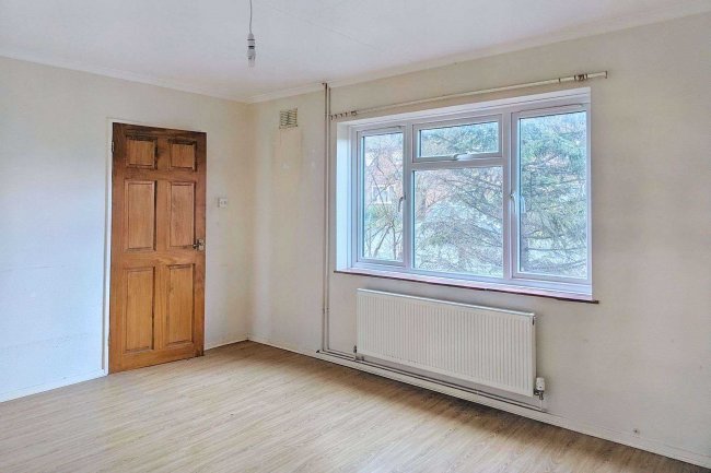 98 Cherry Tree Road, Beaconsfield, Buckinghamshire, HP9 1BH 4