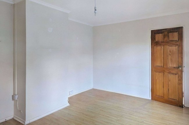 98 Cherry Tree Road, Beaconsfield, Buckinghamshire, HP9 1BH 4