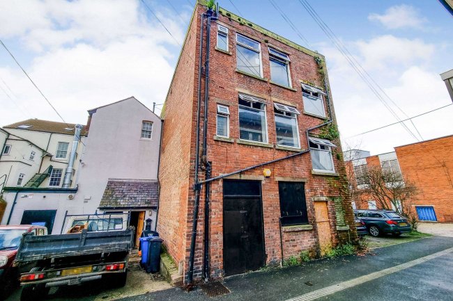 113 High Street, Rhyl, LL18 1TR 9