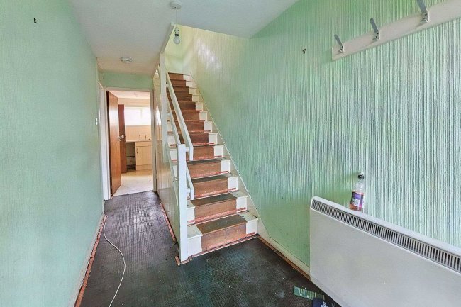 3 Winsford Walk, Sale, M33 2SJ 2