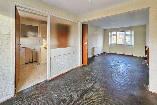 3 Winsford Walk, Sale, M33 2SJ 2