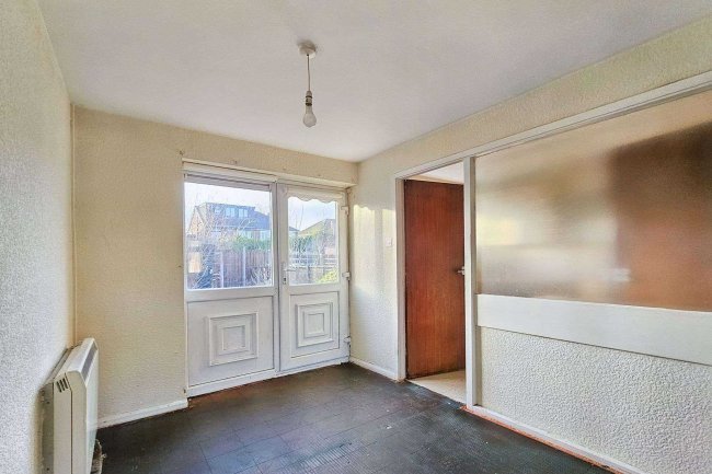 3 Winsford Walk, Sale, M33 2SJ 2