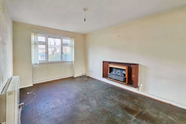 3 Winsford Walk, Sale, M33 2SJ 2