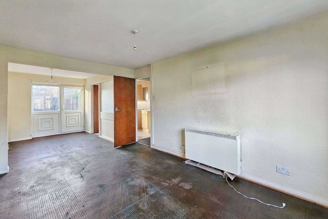 3 Winsford Walk, Sale, M33 2SJ 2