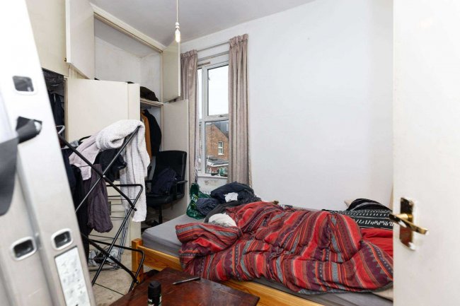 17/19 Ebbsfleet Road, Cricklewood, London, NW2 3NB 1