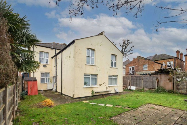 17/19 Ebbsfleet Road, Cricklewood, London, NW2 3NB 1