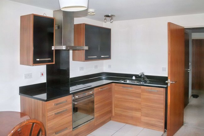 171 The Gatehaus, Leeds Road, Bradford, West Yorkshire, BD1 5BQ 7