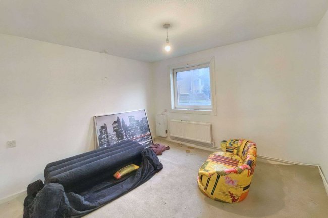 1 Osbourne Court, Ampthill Road, Bedford, MK42 9JE 3