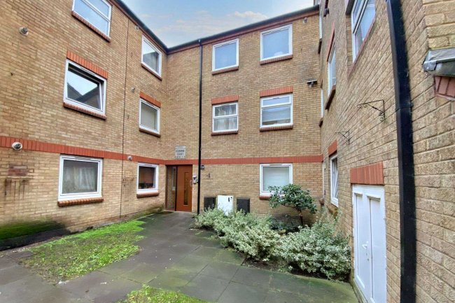 1 Osbourne Court, Ampthill Road, Bedford, MK42 9JE 3