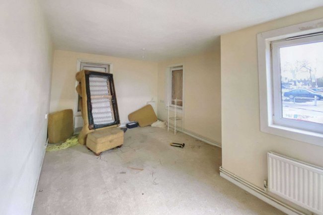 1 Osbourne Court, Ampthill Road, Bedford, MK42 9JE 3